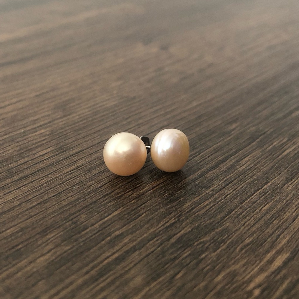 Freshwater Pearl Stud Earrings